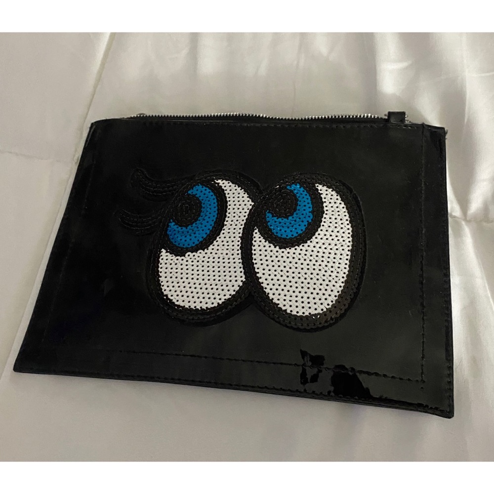 Cute clutch